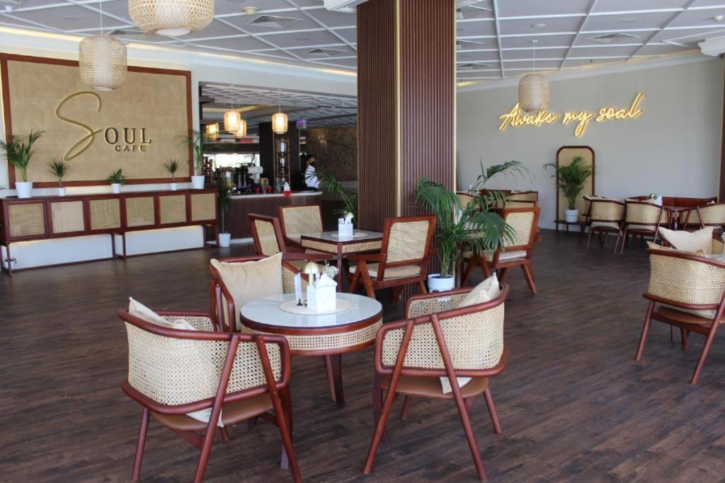 Al Salam Grand Hotel Al Buraimi Eksteriør bilde
